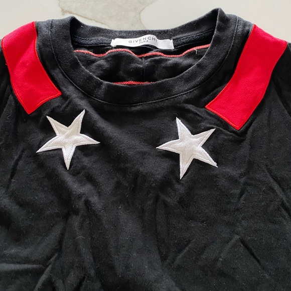 Givenchy Men’s T-shirt - Picture 3 of 6